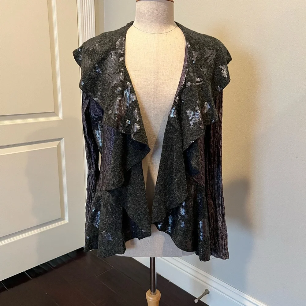 Chic Ruffled Cardigan - Picture 5 of 6